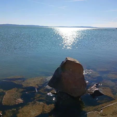 Lent A Parton Apartmanhaz Apartment Balatonudvari