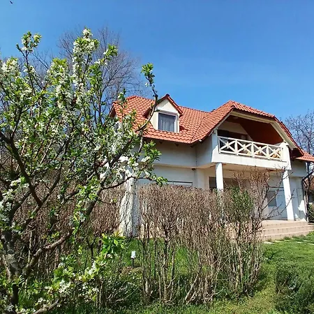 Lent A Parton Apartmanhaz Apartment Balatonudvari