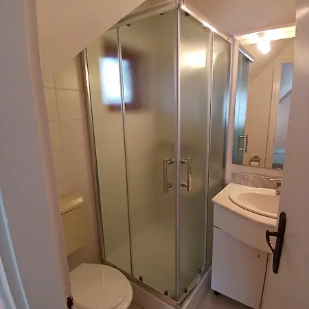 Lent A Parton Apartmanhaz Apartment