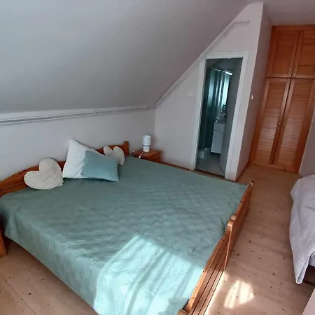 Lent A Parton Apartmanhaz *