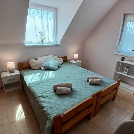 Lent A Parton Apartmanhaz *