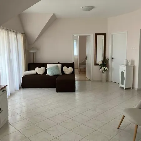 Lent A Parton - Apartman *