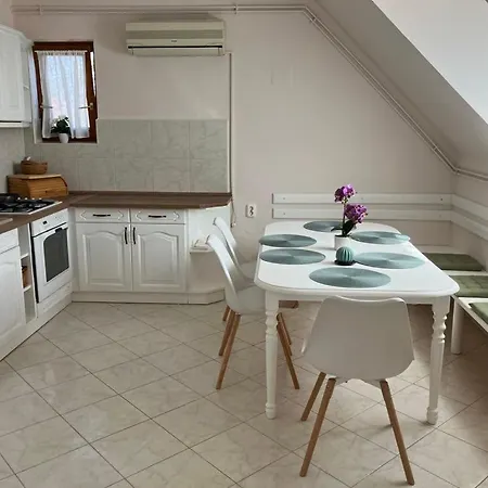 Lent A Parton Apartmanhaz Apartment Balatonudvari