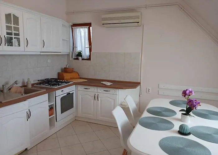 Lent A Parton - בלטונודבארי